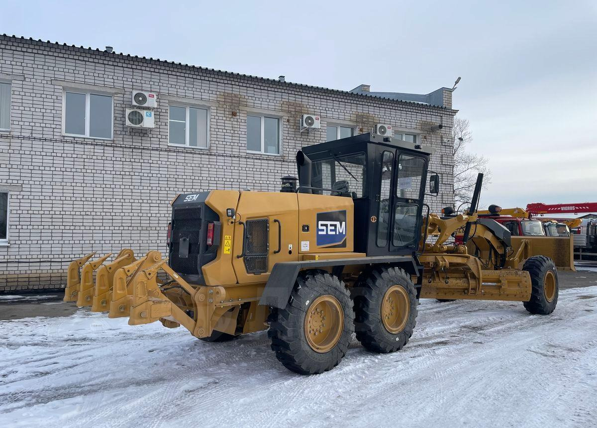 SEM 922F AWD - Грейдер: фото 3 SEM 922F AWD - Грейдер: фото 3