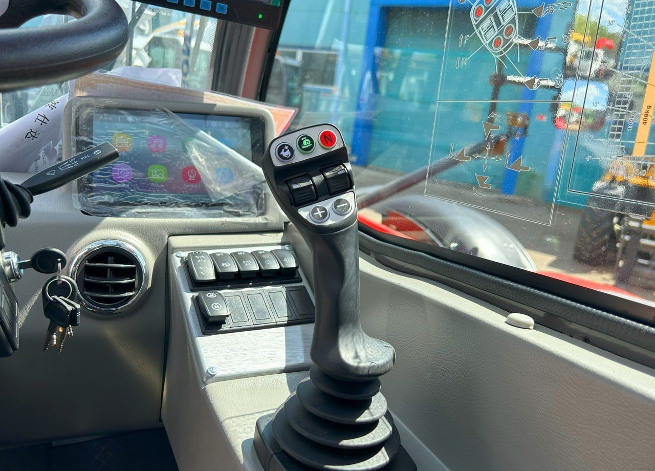 Новый Телескопический погрузчик YUGONG TR735: фото 13 Новый Телескопический погрузчик YUGONG TR735: фото 13