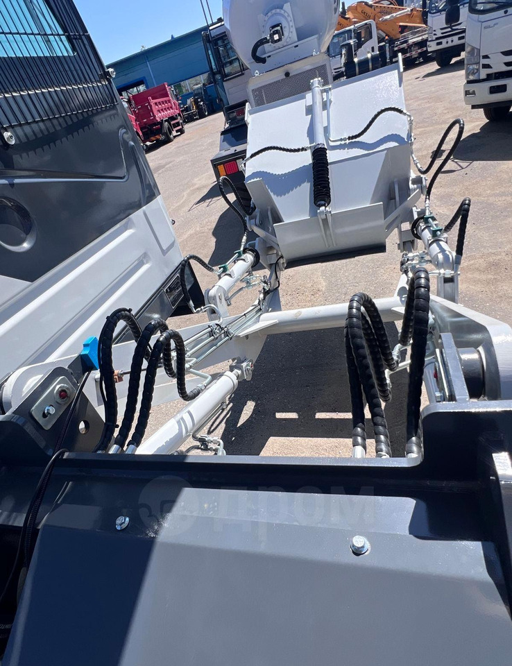 Новый Автобетоносмеситель Yugong SDM3000: фото 12