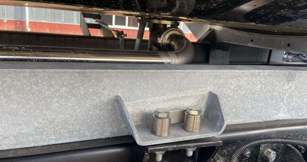 Автоцистерна МАЗ 631228-8575-012 - Грузовик-цистерна: фото 5 Автоцистерна МАЗ 631228-8575-012 - Грузовик-цистерна: фото 5