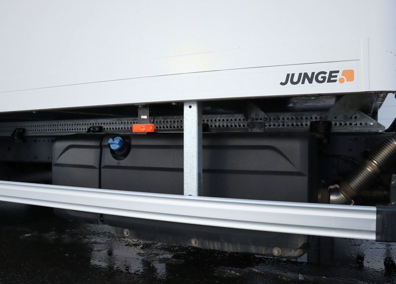 Новый Изотермический грузовик DAF LF210: фото 9 Новый Изотермический грузовик DAF LF210: фото 9