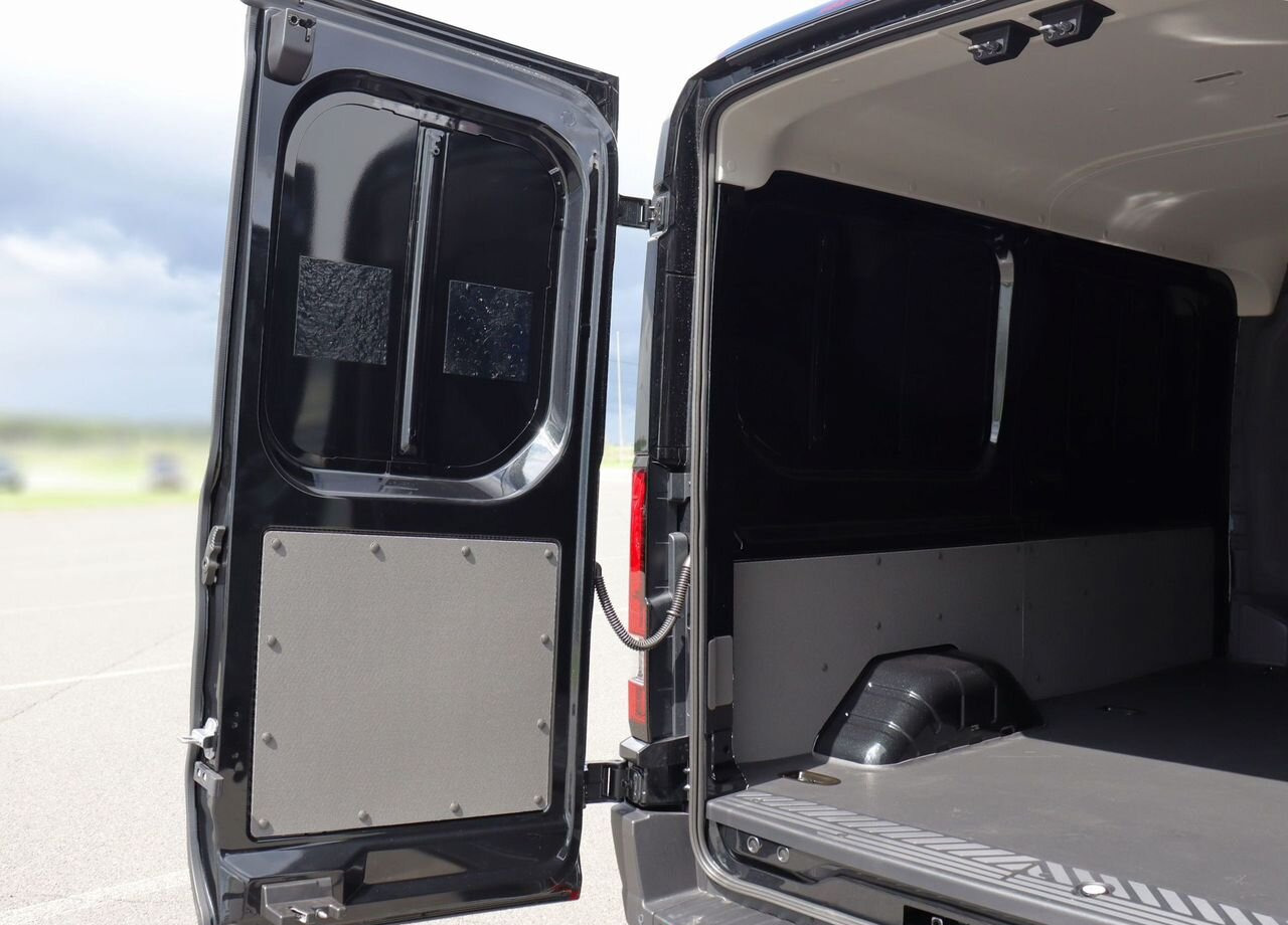 Новый Цельнометаллический фургон FORD Ford Transit 2.0 MT: фото 12