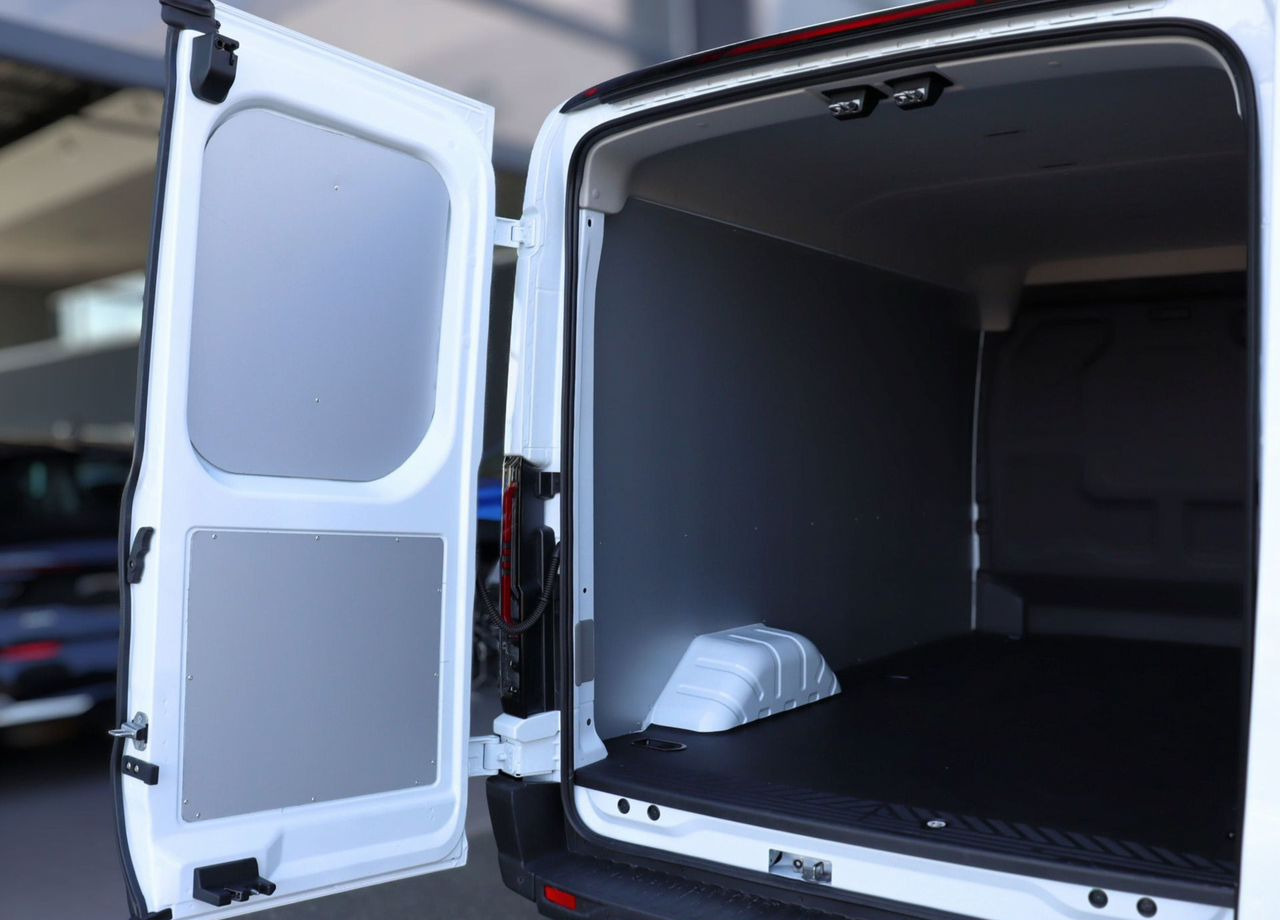 Новый Цельнометаллический фургон FORD Transit T8 2.0 MT, 2025 Новый: фото 12