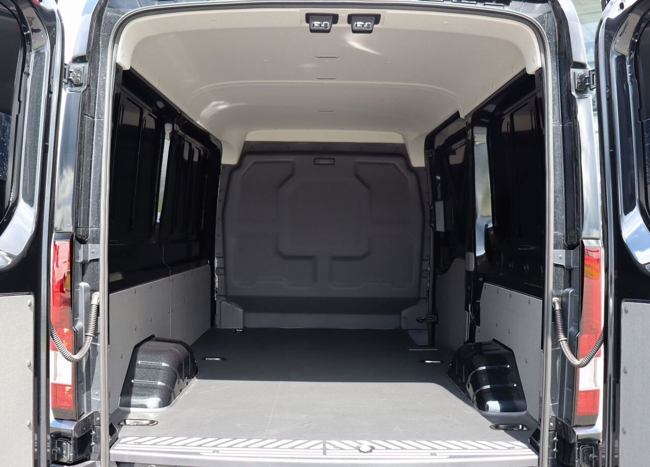 Новый Цельнометаллический фургон FORD Transit T8 2.0 MT, 2025 Новый: фото 12