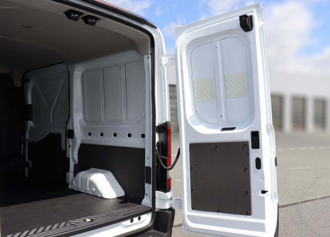 Новый Цельнометаллический фургон FORD Transit T8 2.0 MT, 2025 Новый: фото 13