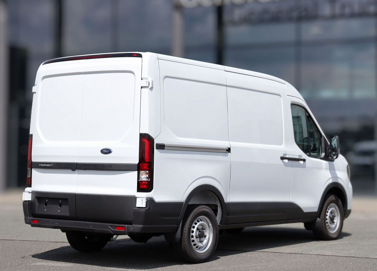 Ford Transit 2.0 MT, Новый - Цельнометаллический фургон: фото 2 Ford Transit 2.0 MT, Новый - Цельнометаллический фургон: фото 2