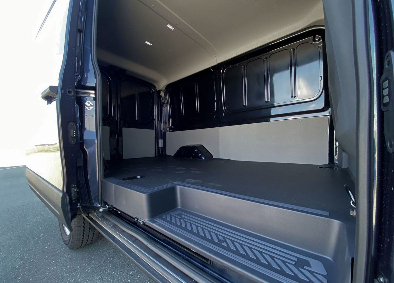 Новый Цельнометаллический фургон Ford Transit 2.3 MT, Новый: фото 13