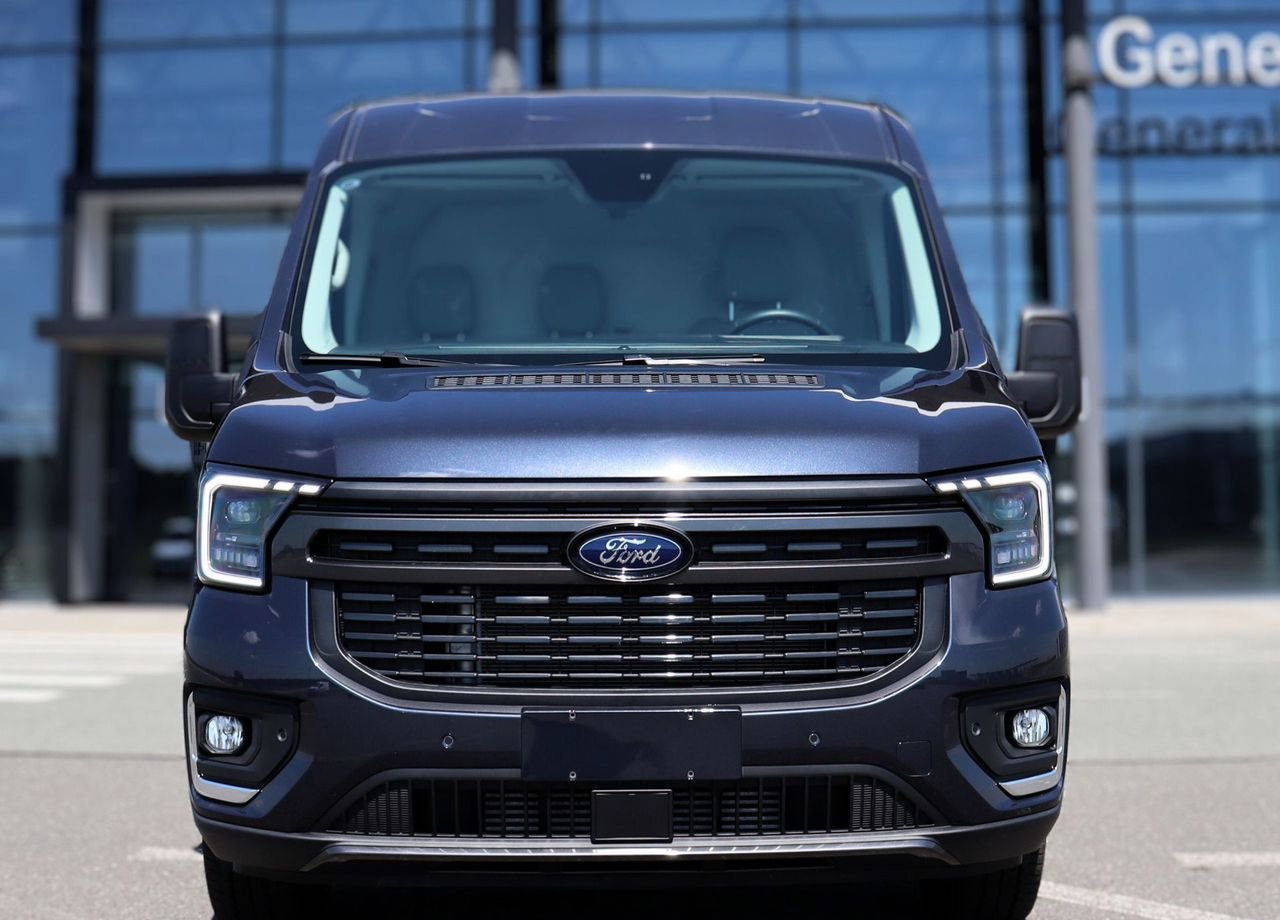 Новый Цельнометаллический фургон Ford Transit 2.3 MT, Новый: фото 9