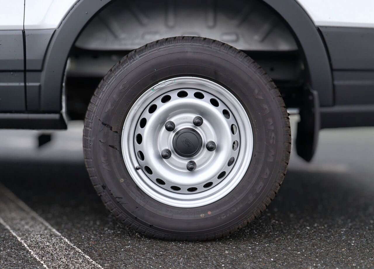 Новый Цельнометаллический фургон Ford Transit 2.3 MT, Новый: фото 10