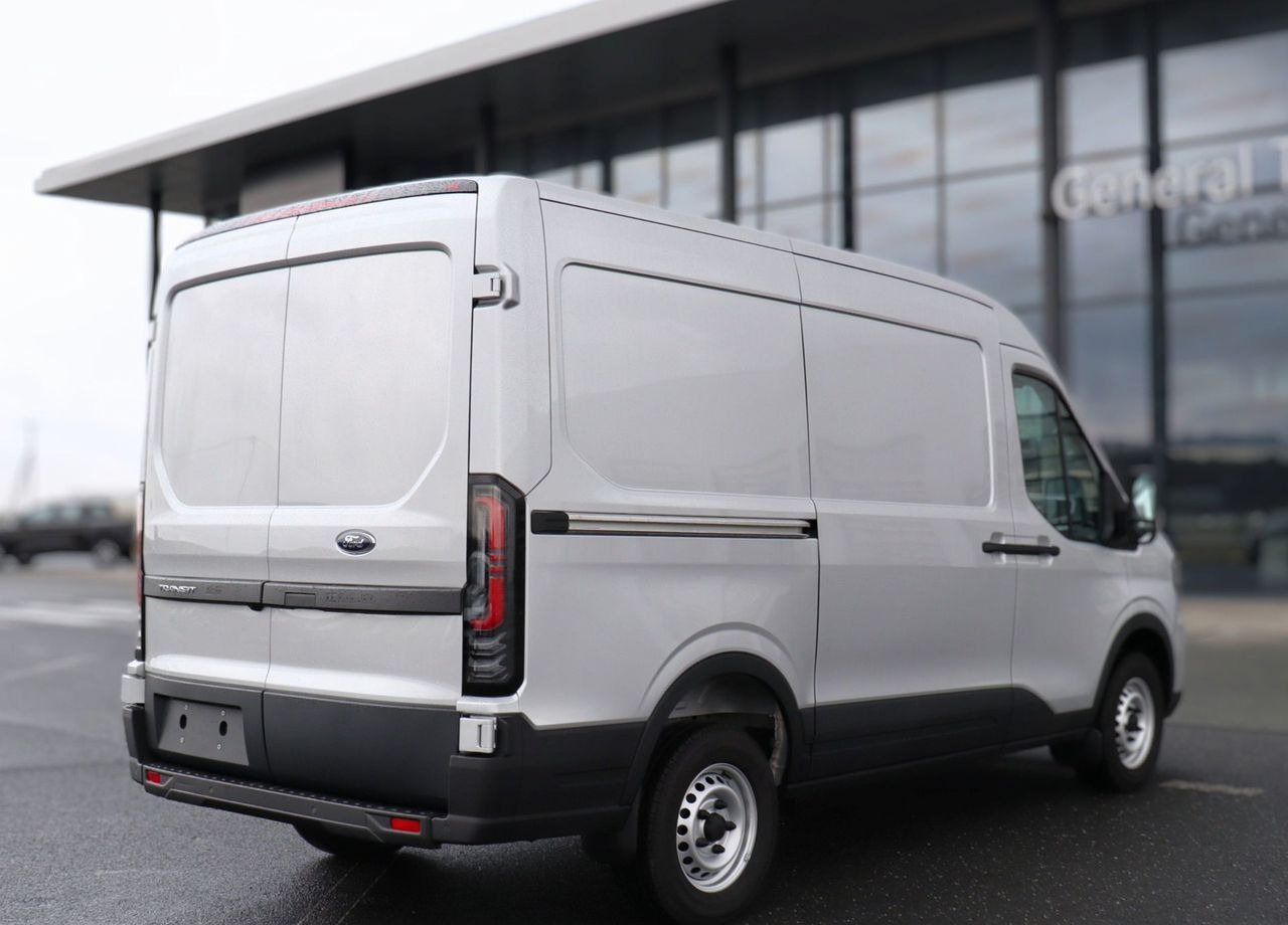 Ford Transit 2.3 MT, Новый - Цельнометаллический фургон: фото 2 Ford Transit 2.3 MT, Новый - Цельнометаллический фургон: фото 2