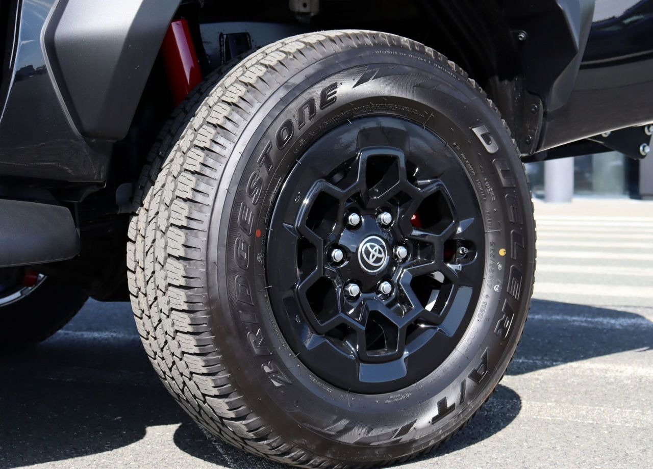 Новый Пикап Toyota Hilux 2.8 AT, Новый: фото 14 Новый Пикап Toyota Hilux 2.8 AT, Новый: фото 14
