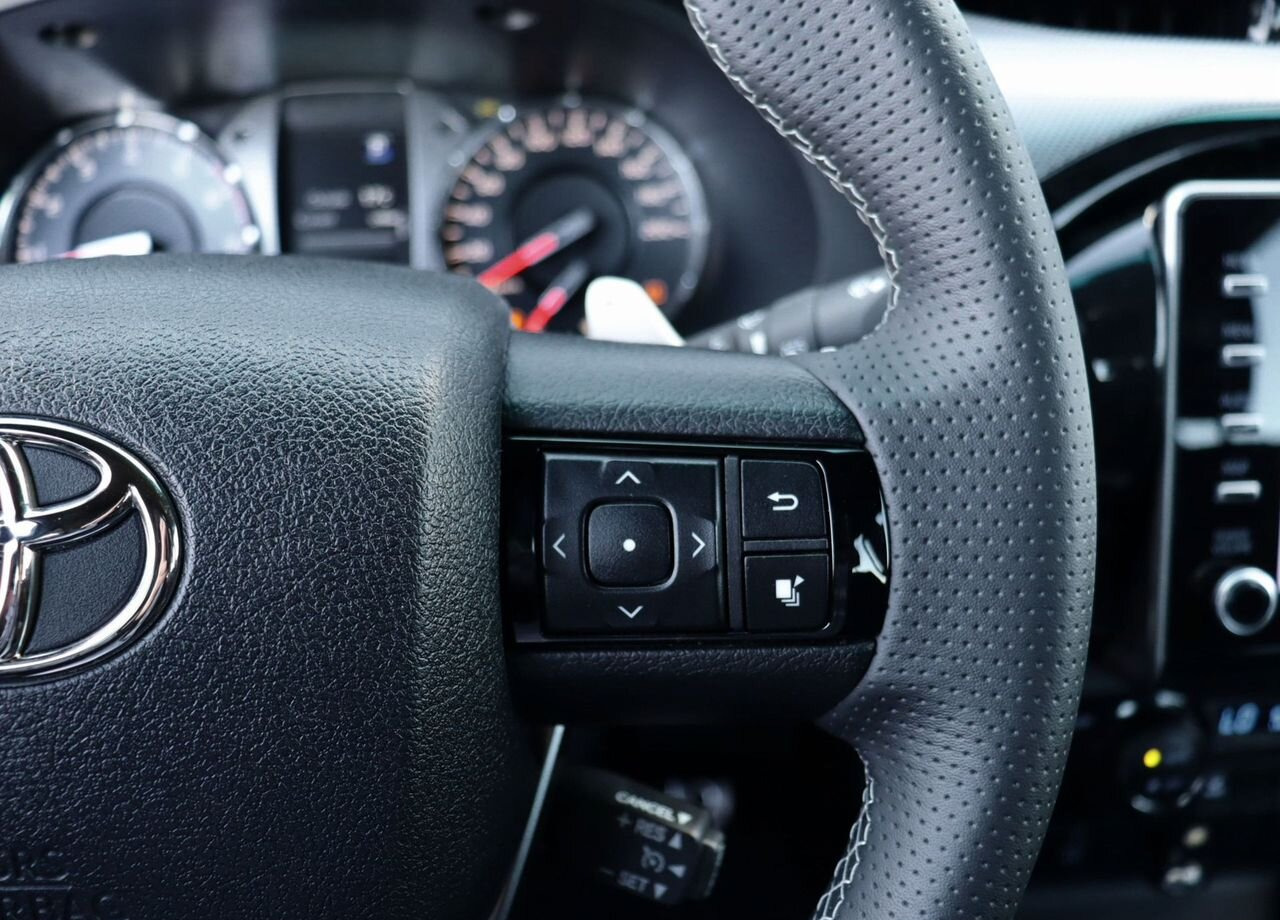 Новый Пикап Toyota Hilux 2.8 AT, Новый: фото 28 Новый Пикап Toyota Hilux 2.8 AT, Новый: фото 28