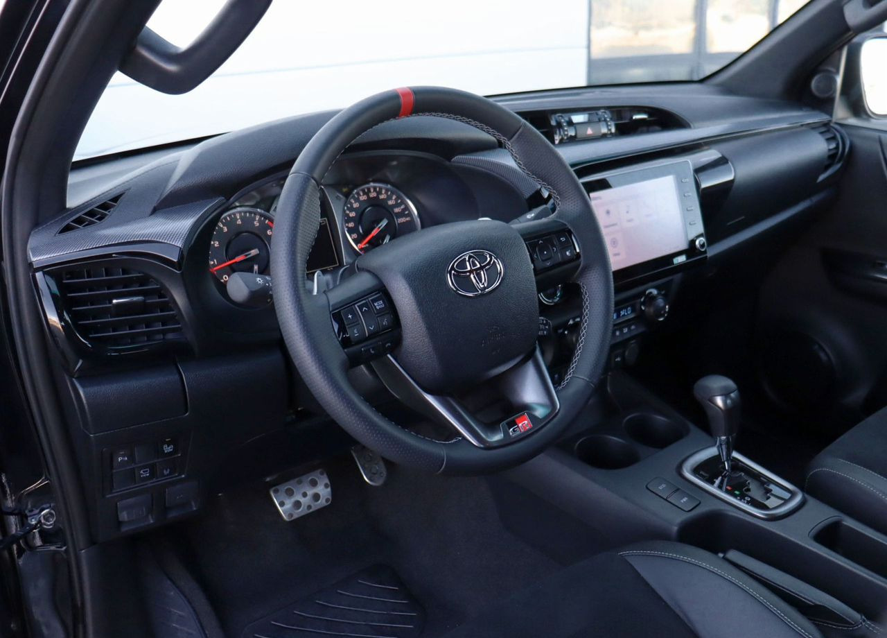 Toyota Hilux 2.8 AT, Новый - Пикап: фото 3 Toyota Hilux 2.8 AT, Новый - Пикап: фото 3