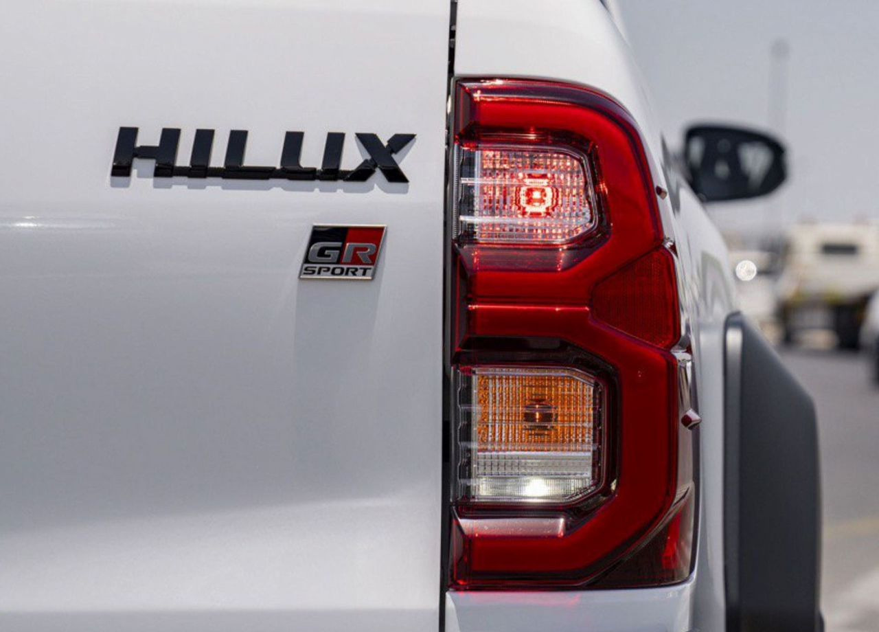 Новый Пикап Toyota Hilux 4.0 AT, Новый: фото 10