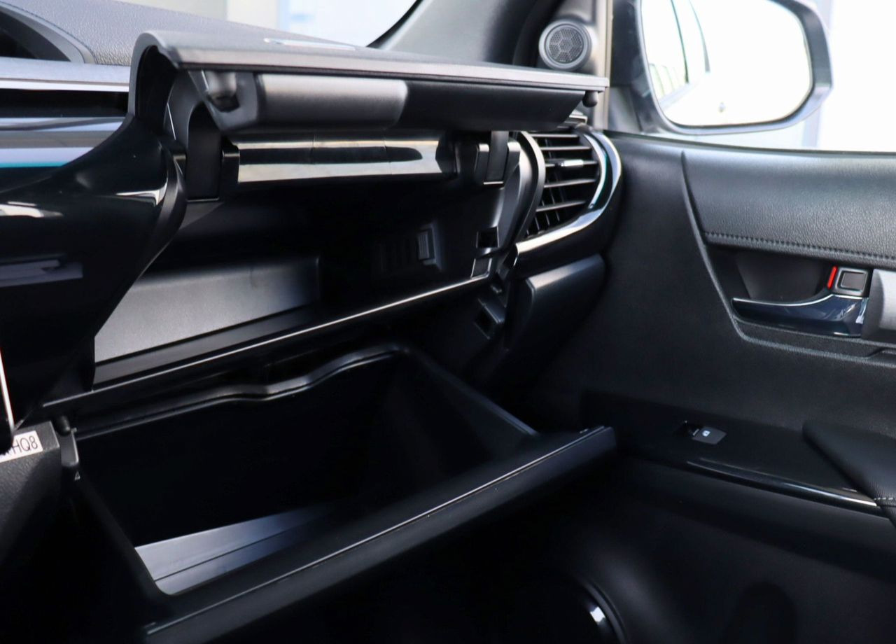 Пикап Toyota Hilux 4.0 AT, Новый: фото 33