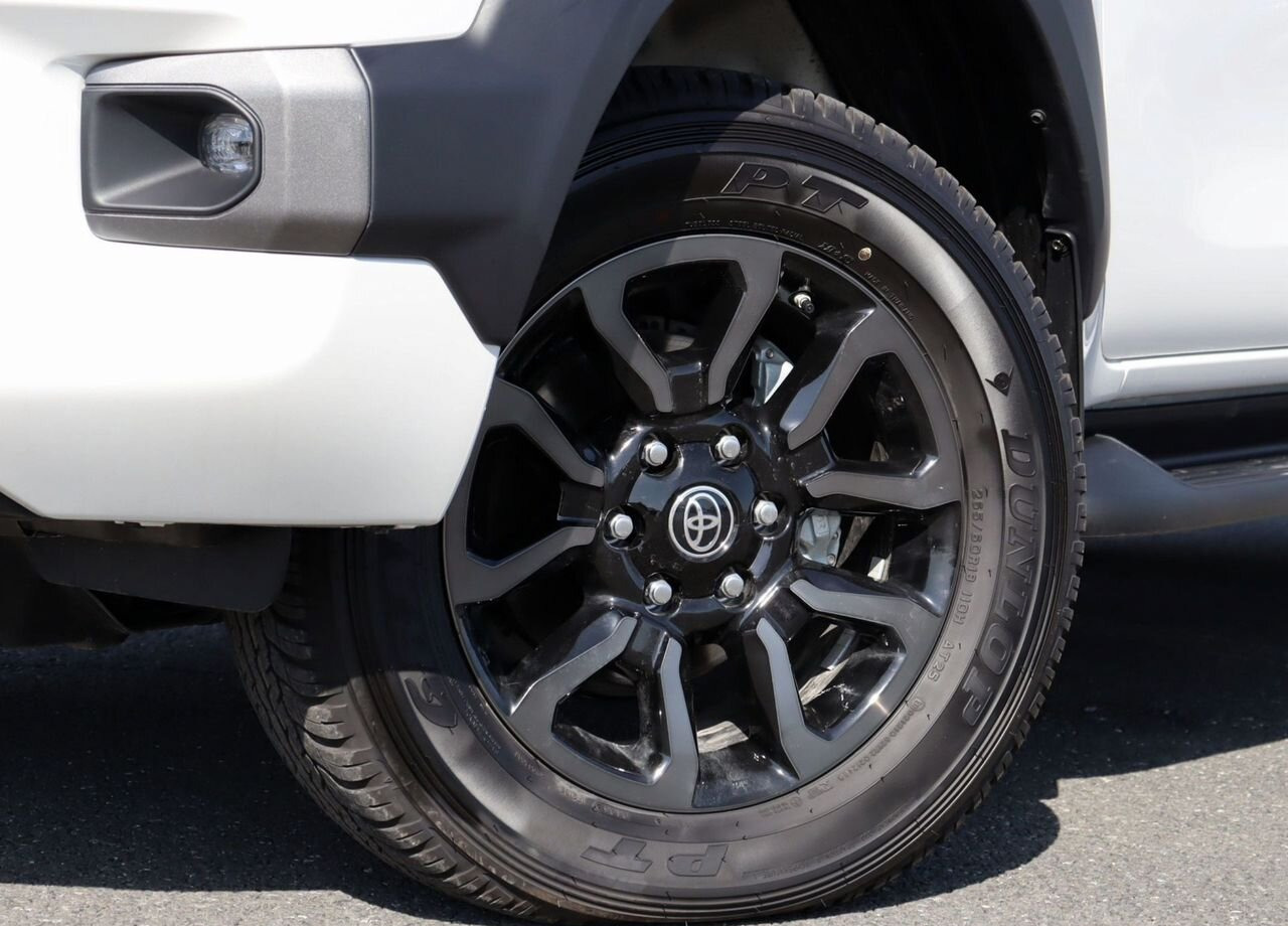 Новый Пикап Toyota Hilux 4.0 AT, Новый: фото 12