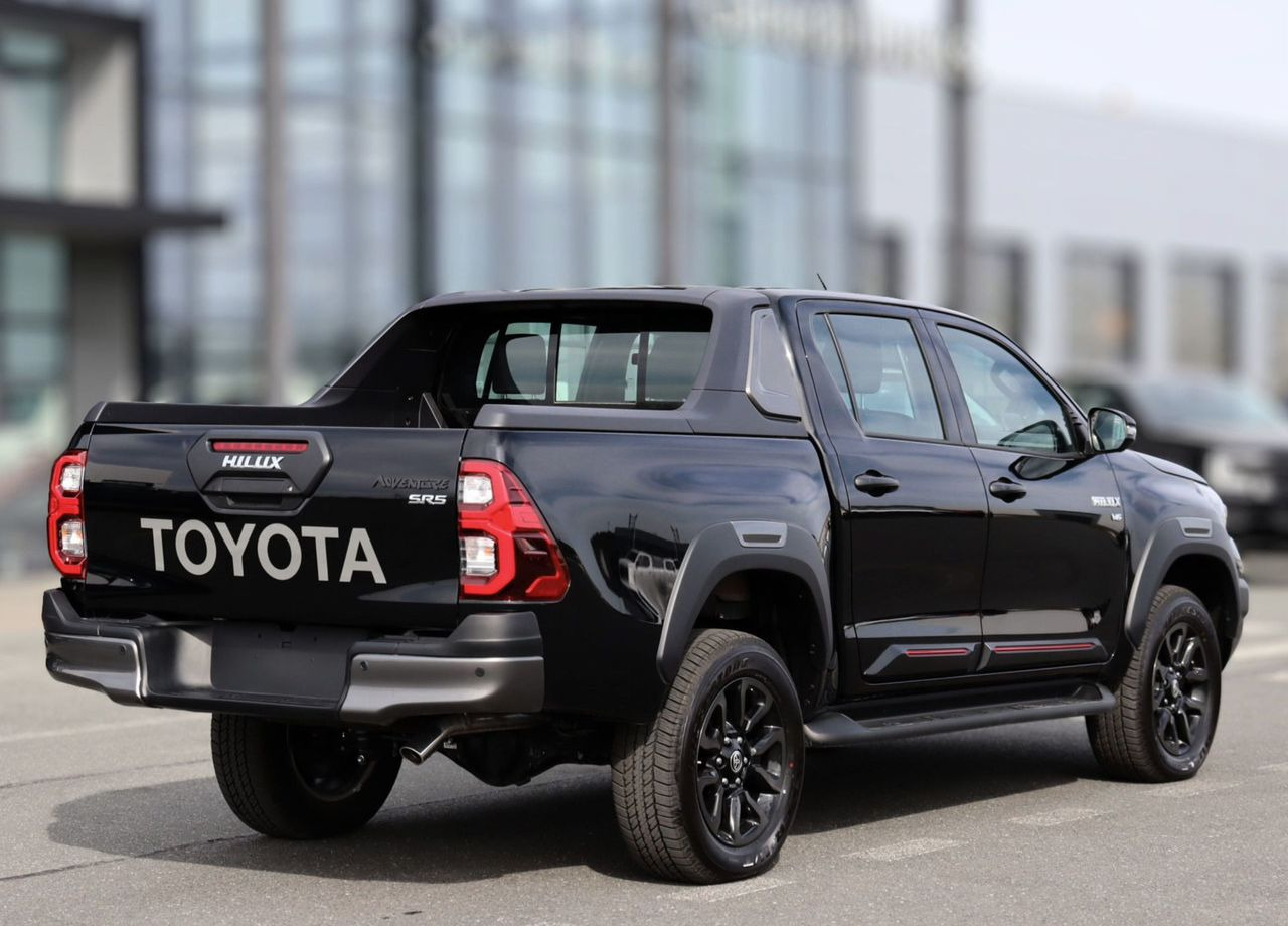 Toyota Hilux 4.0 AT, Новый - Пикап: фото 2 Toyota Hilux 4.0 AT, Новый - Пикап: фото 2