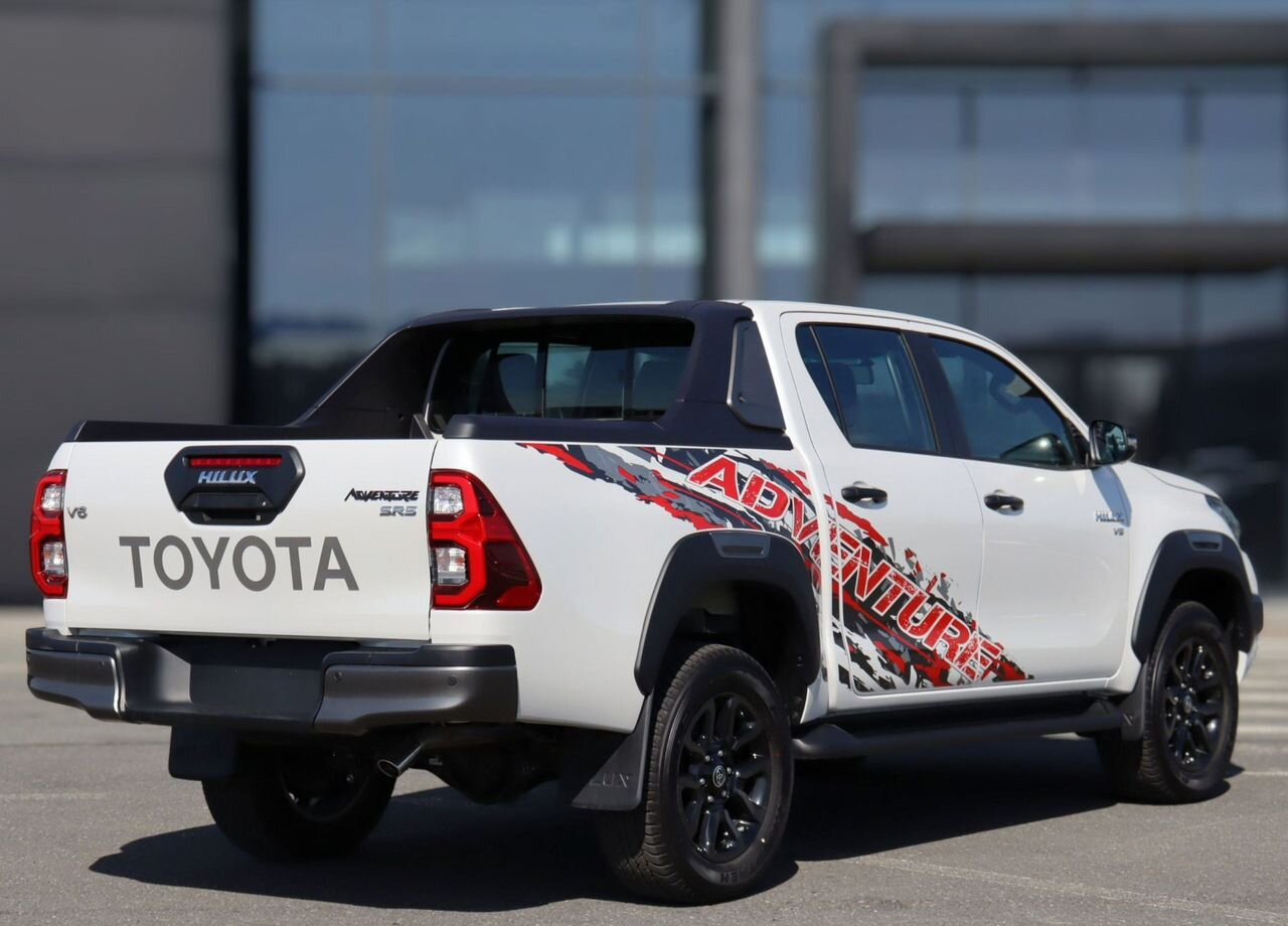 Toyota Hilux 4.0 AT, Новый - Пикап: фото 2 Toyota Hilux 4.0 AT, Новый - Пикап: фото 2