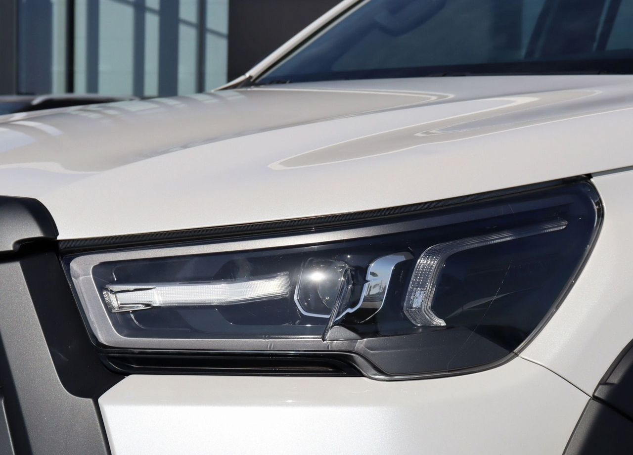 Новый Пикап Toyota Hilux 4.0 AT, Новый: фото 11