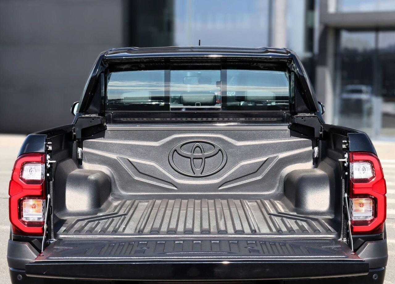 Новый Пикап Toyota Hilux 4.0 AT, Новый: фото 18