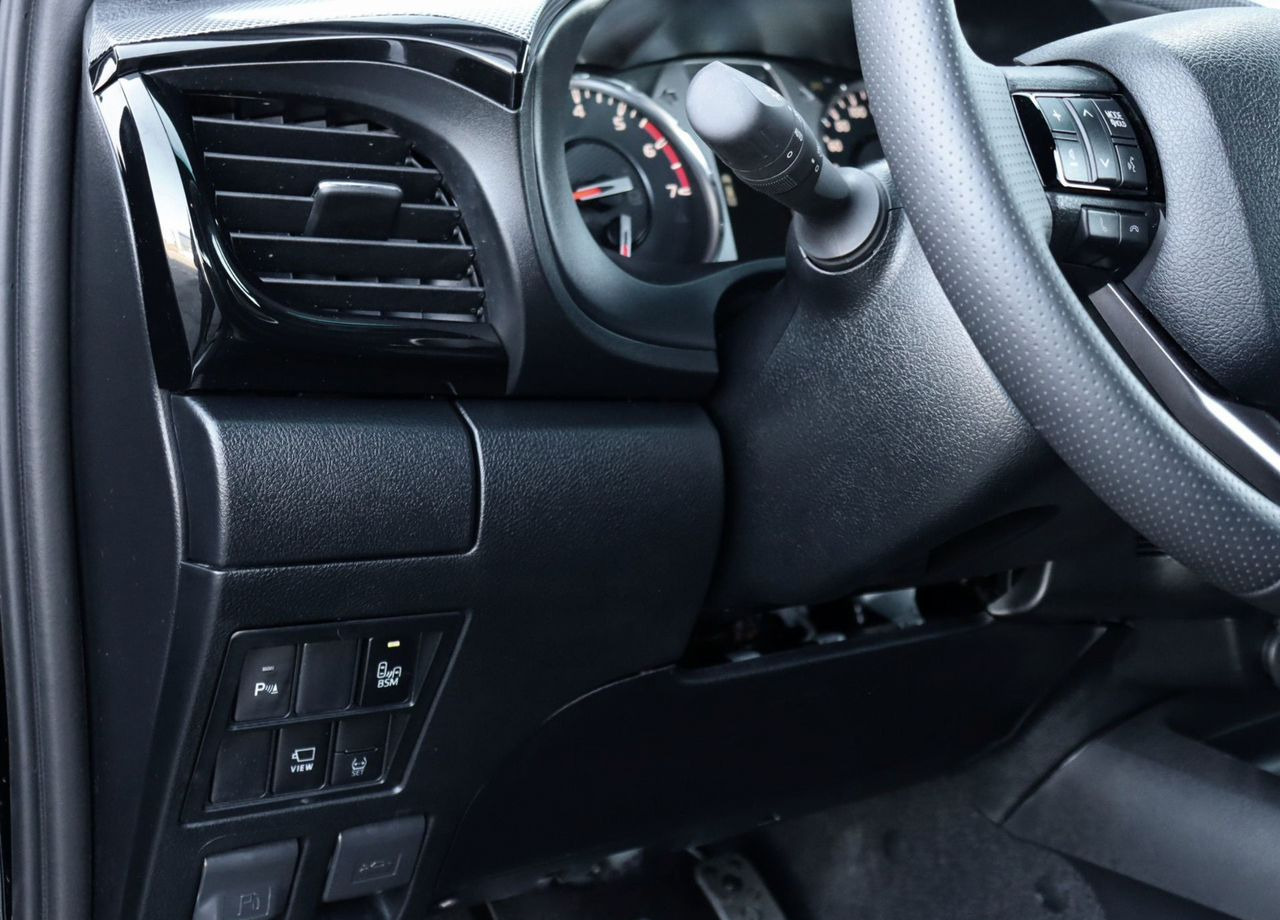 Пикап Toyota Hilux 4.0 AT, Новый: фото 30