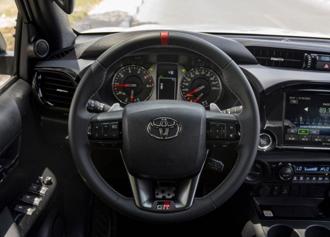 Новый Пикап Toyota Hilux 4.0 AT, Новый: фото 23