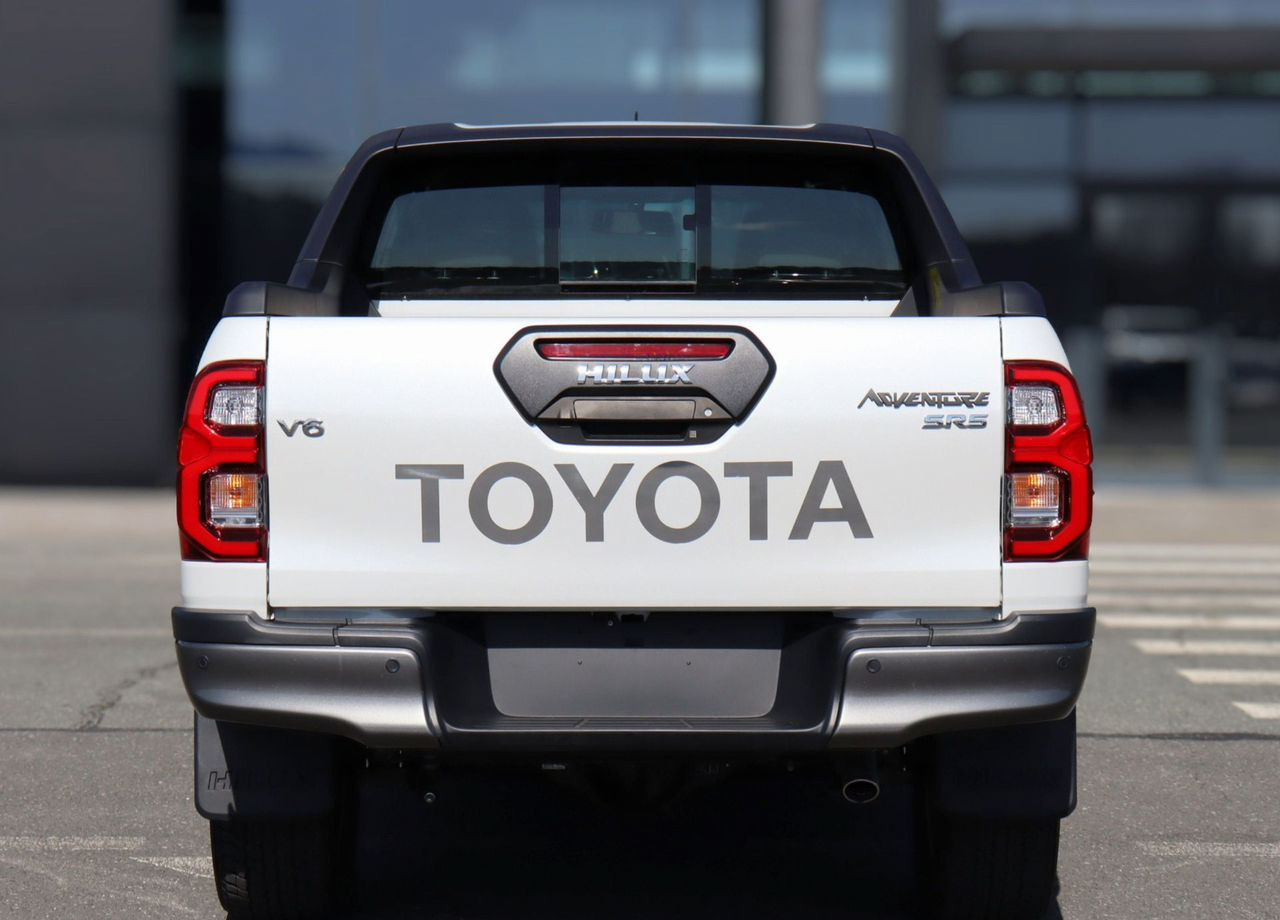 Новый Пикап Toyota Hilux 4.0 AT, Новый: фото 6