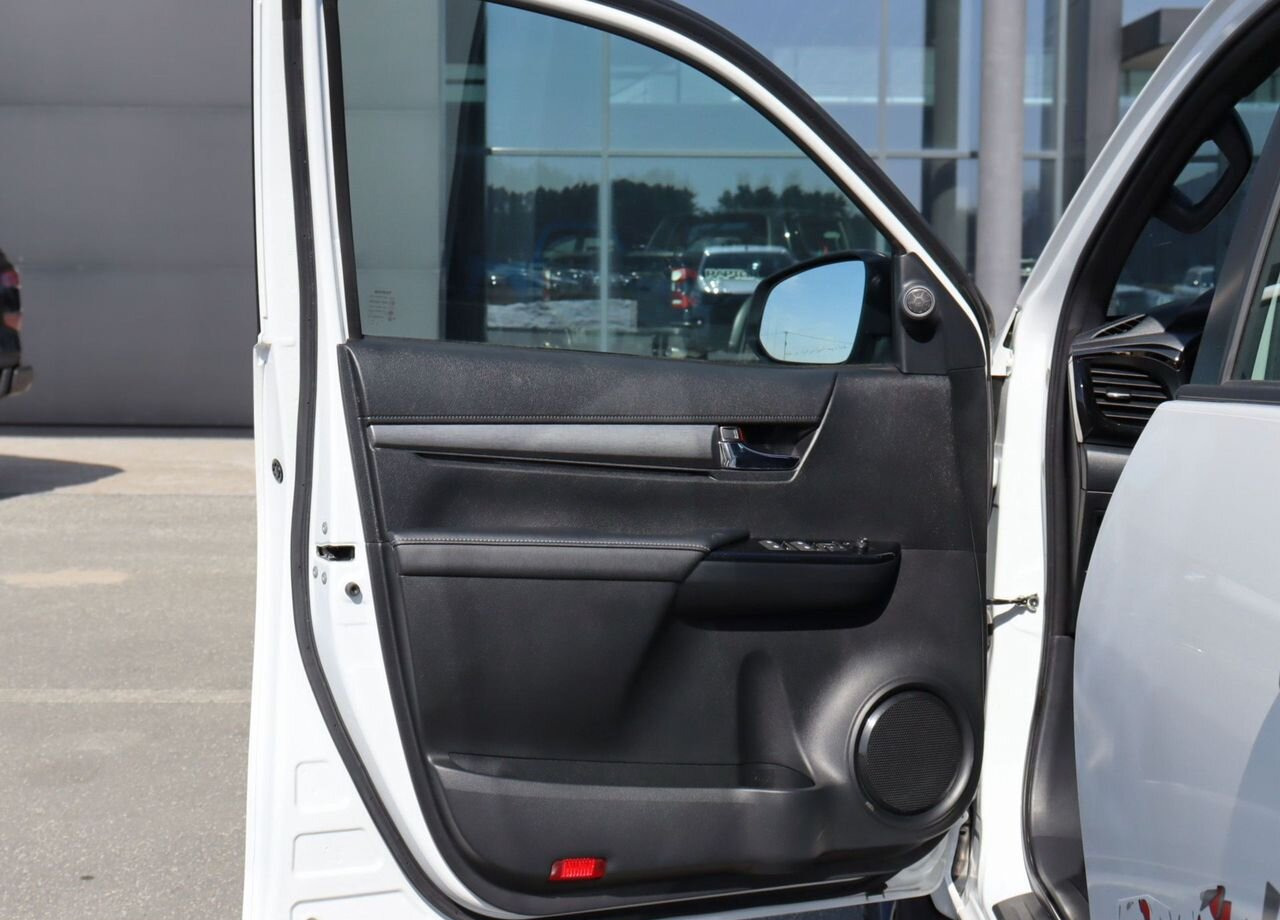 Новый Пикап Toyota Hilux 4.0 AT, Новый: фото 20
