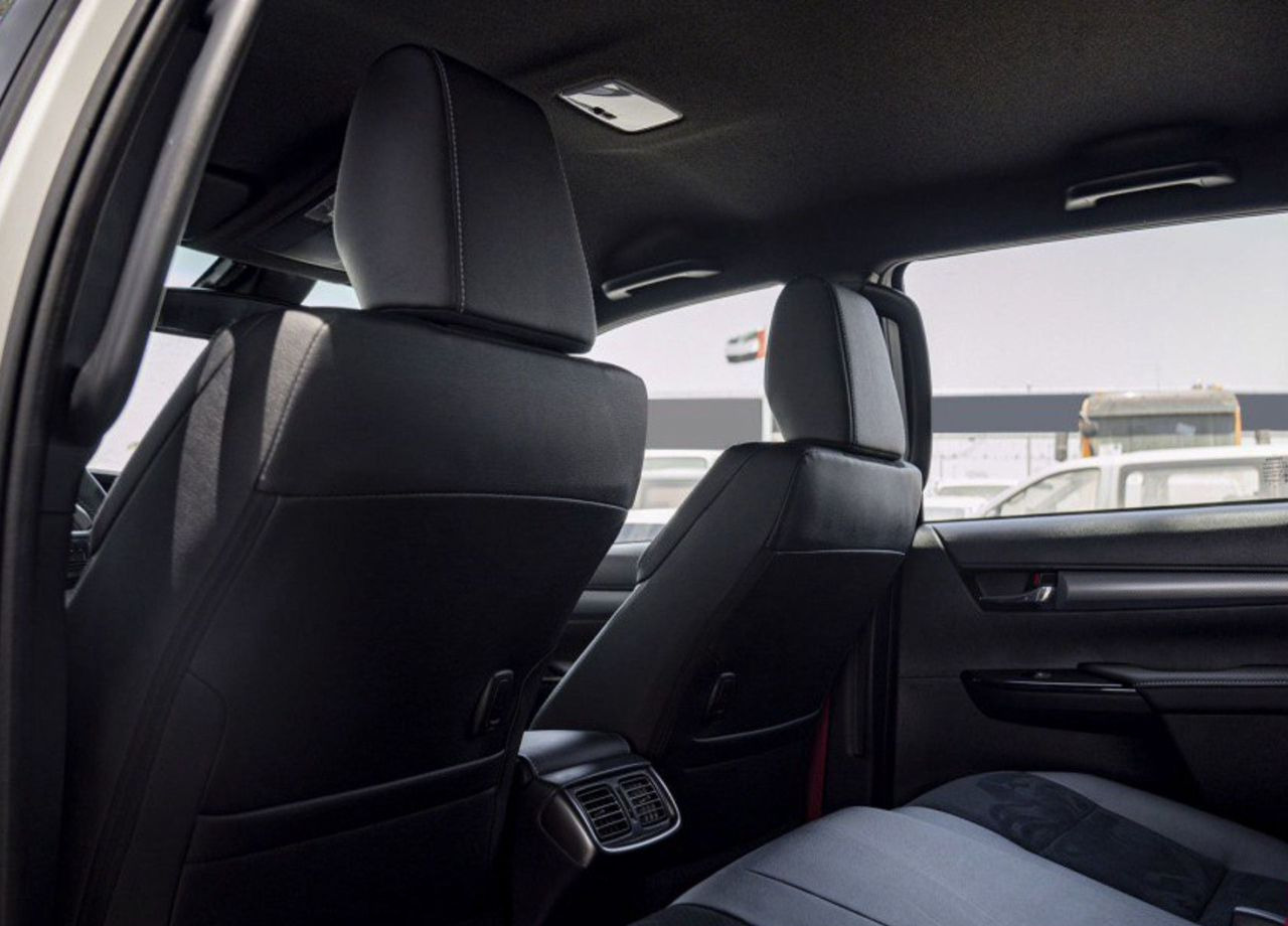 Новый Пикап Toyota Hilux 4.0 AT, Новый: фото 35
