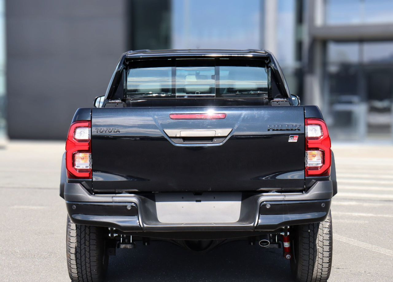 Пикап Toyota Hilux 4.0 AT, Новый: фото 6