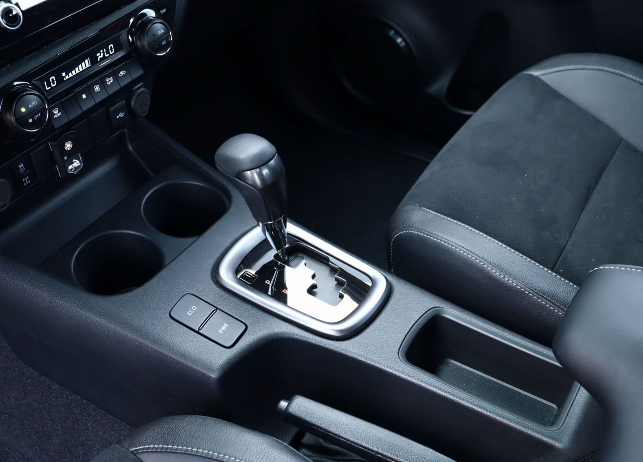 Новый Пикап Toyota Hilux 4.0 AT, Новый: фото 32