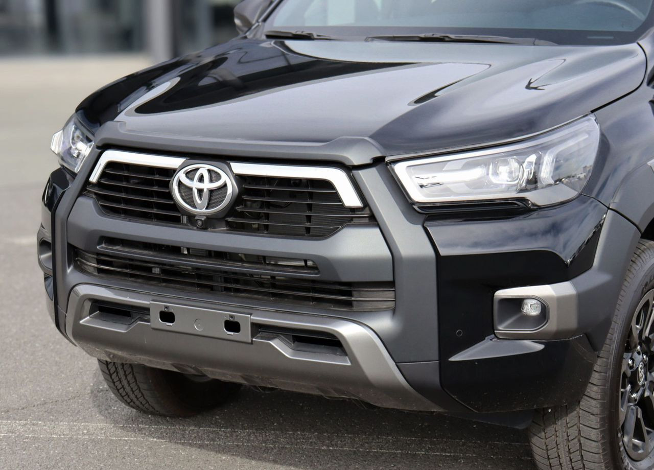 Пикап Toyota Hilux 4.0 AT, Новый: фото 10