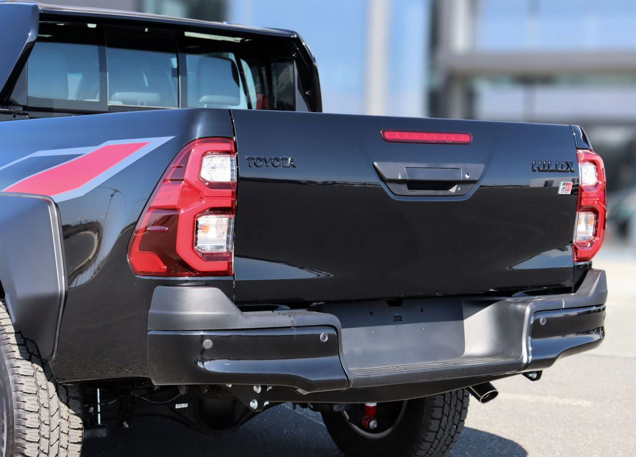 Пикап Toyota Hilux 4.0 AT, Новый: фото 15