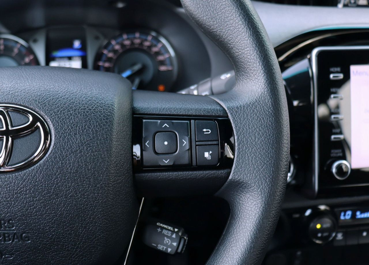 Новый Пикап Toyota Hilux 4.0 AT, Новый: фото 28