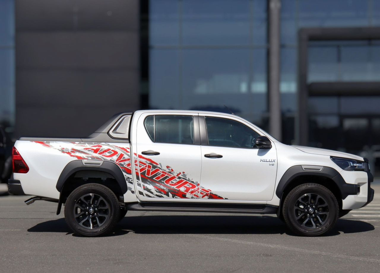 Пикап Toyota Hilux 4.0 AT, Новый: фото 7