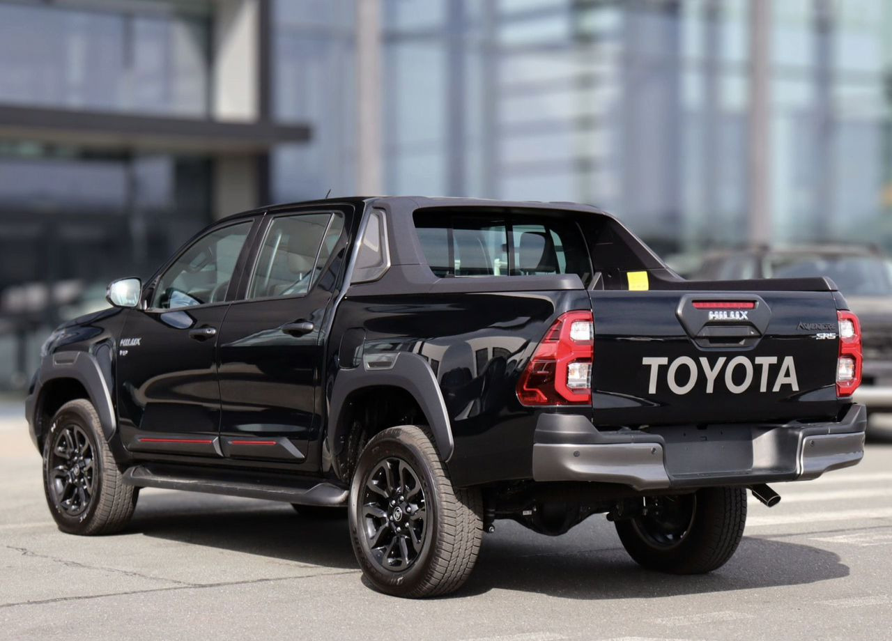 Toyota Hilux 4.0 AT, Новый - Пикап: фото 5 Toyota Hilux 4.0 AT, Новый - Пикап: фото 5
