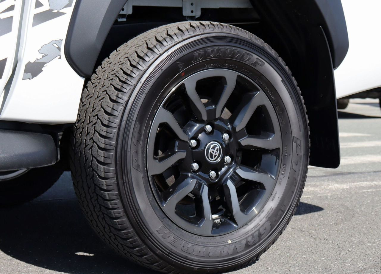 Пикап Toyota Hilux 4.0 AT, Новый: фото 14