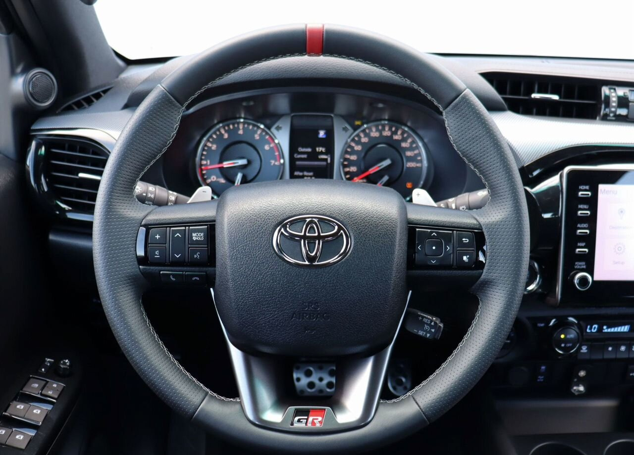 Новый Пикап Toyota Hilux 4.0 AT, Новый: фото 27