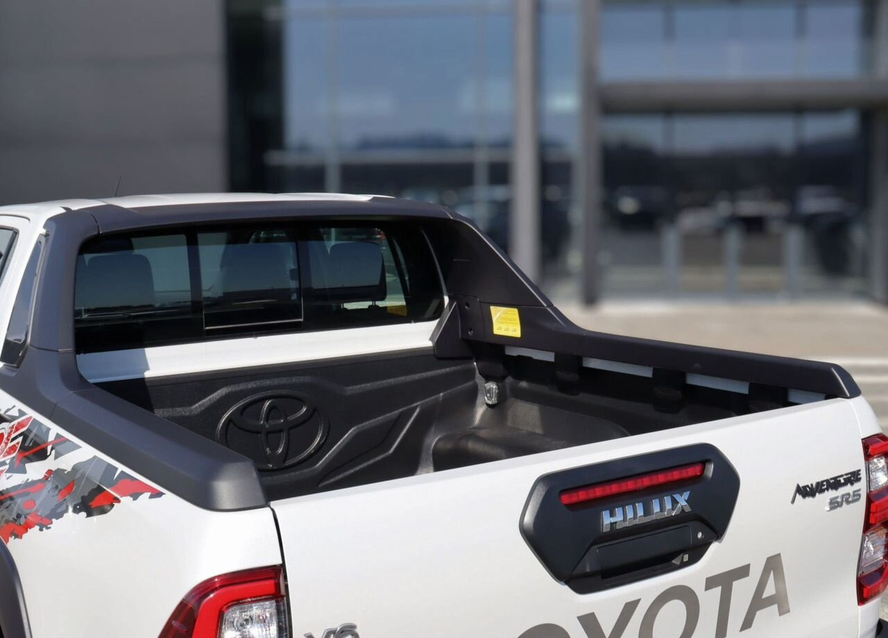 Пикап Toyota Hilux 4.0 AT, Новый: фото 16