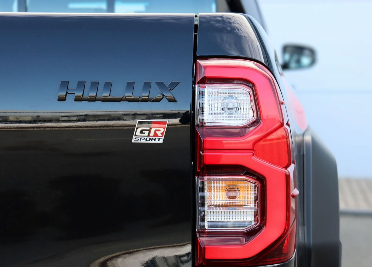 Пикап Toyota Hilux 4.0 AT, Новый: фото 20