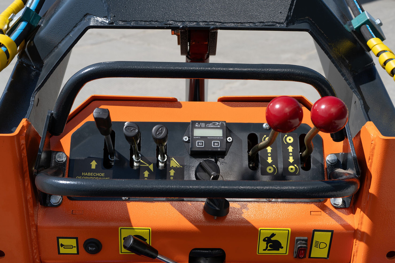 Мини-погрузчик (с бортовым поворотом) ГИДРОМАШ PL-01: фото 6