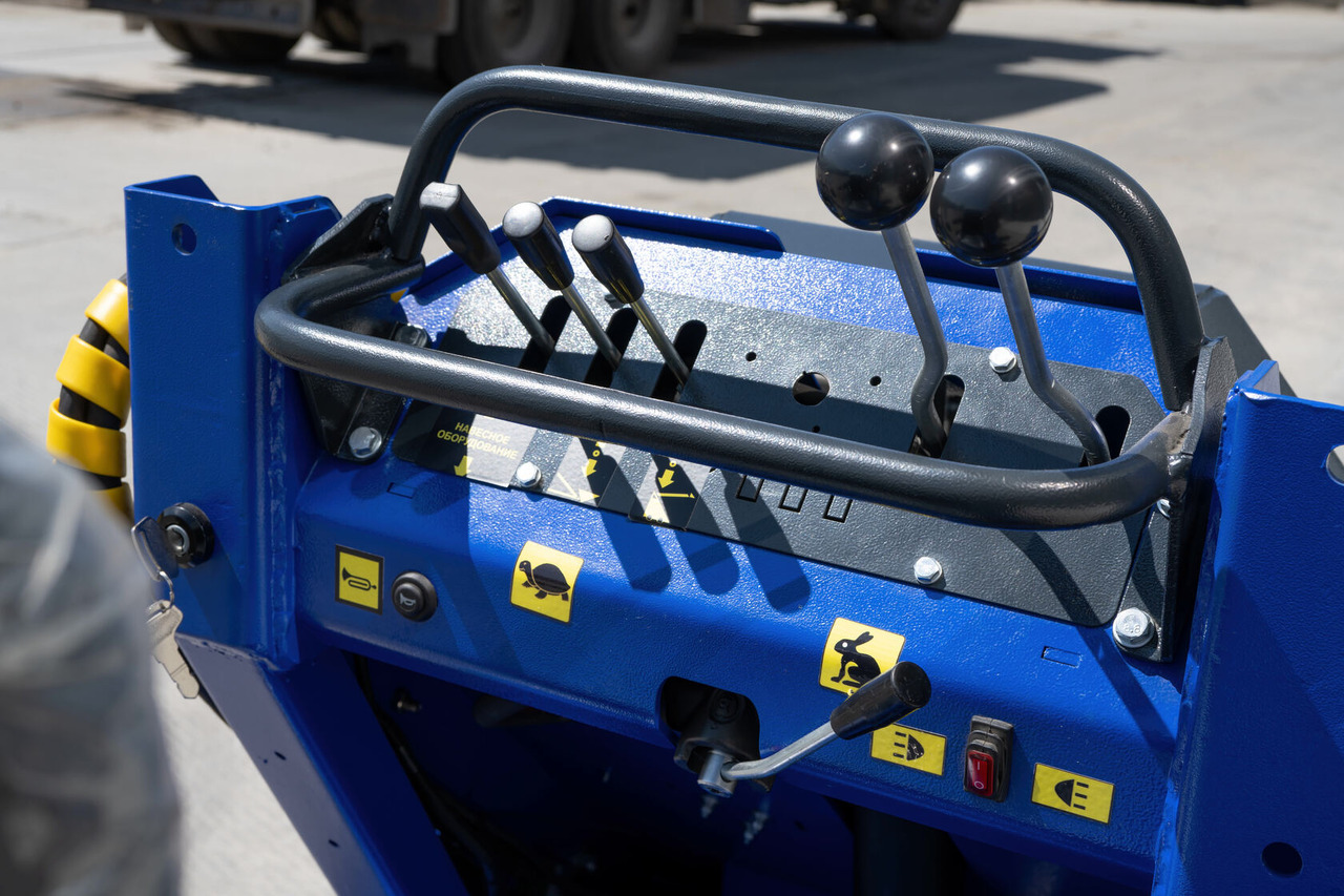 ГИДРОМАШ RL-03 - Гусеничный мини-погрузчик: фото 5 ГИДРОМАШ RL-03 - Гусеничный мини-погрузчик: фото 5