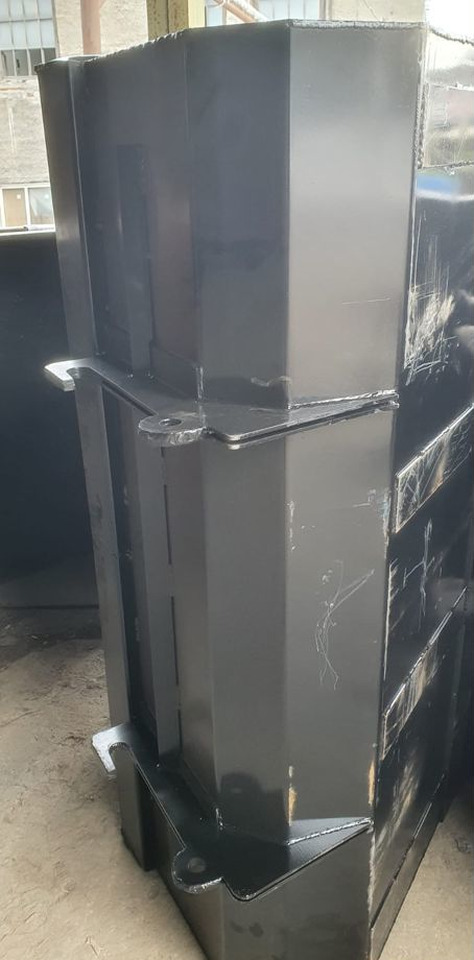 Ковш быстросьем 1,8м - Ковш: фото 1 Ковш быстросьем 1,8м - Ковш: фото 1