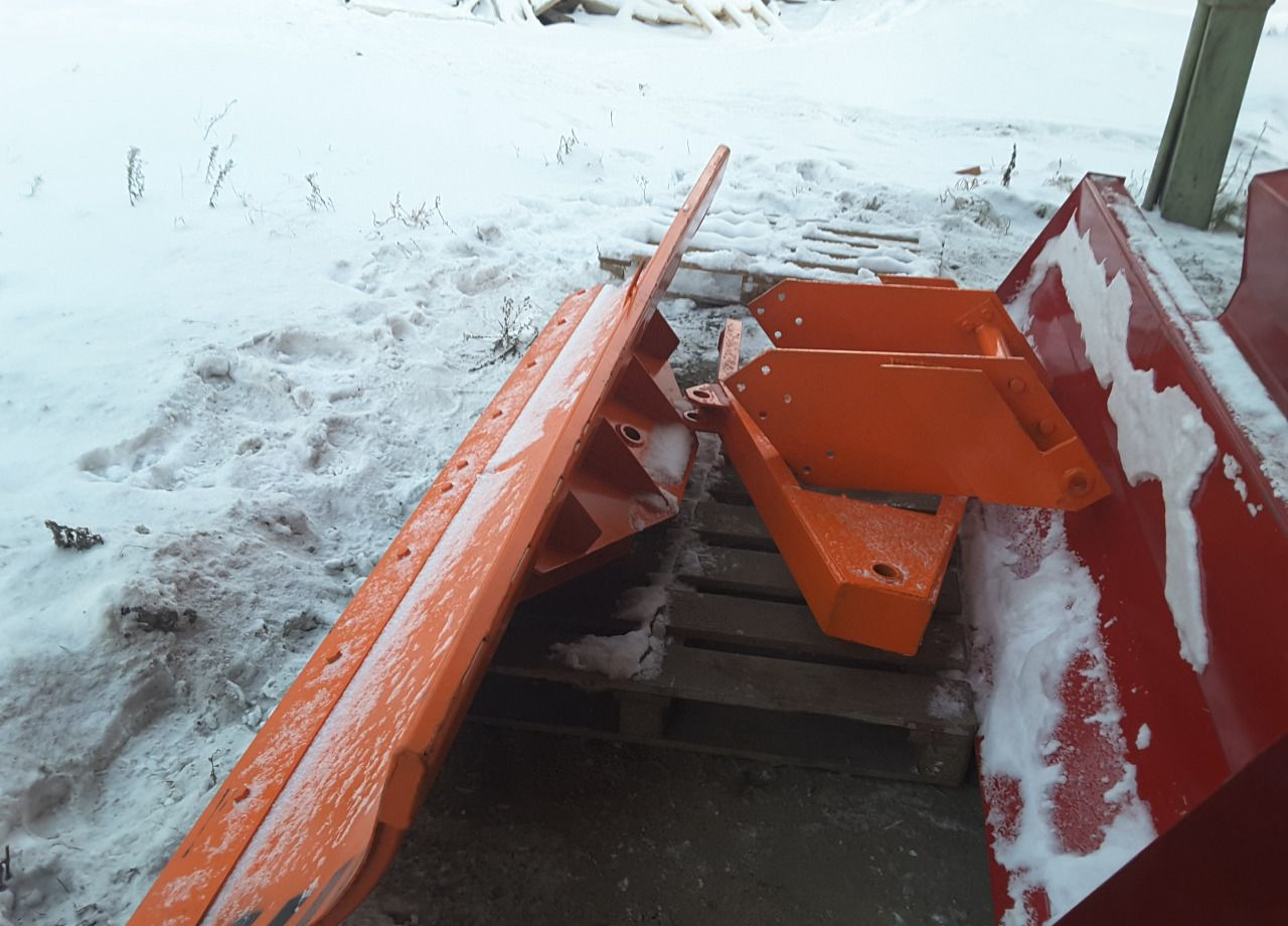 Отвал 2.5м навесной мтз поворотный(гидравлика) - Отвал: фото 4 Отвал 2.5м навесной мтз поворотный(гидравлика) - Отвал: фото 4