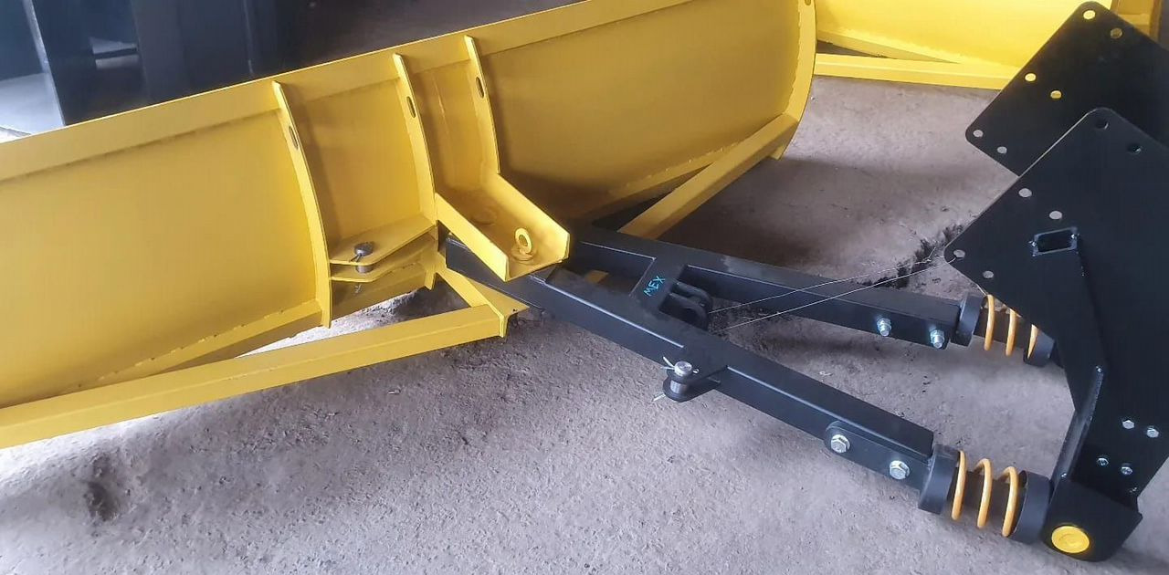 Отвал 2.5м навесной мтз поворотный(гидравлика) - Отвал: фото 1 Отвал 2.5м навесной мтз поворотный(гидравлика) - Отвал: фото 1