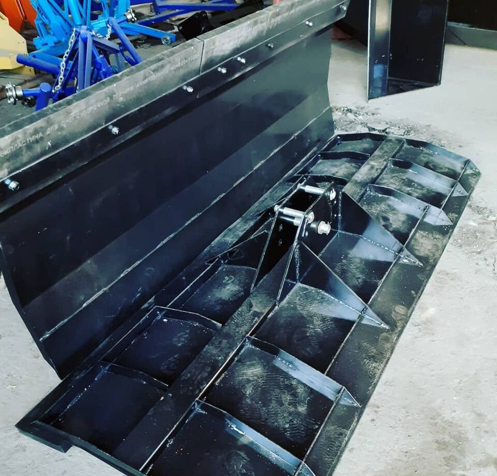 Отвал ком. (Сэндвич резина-нож) 2.5м. мтз (гидр) - Отвал: фото 3 Отвал ком. (Сэндвич резина-нож) 2.5м. мтз (гидр) - Отвал: фото 3