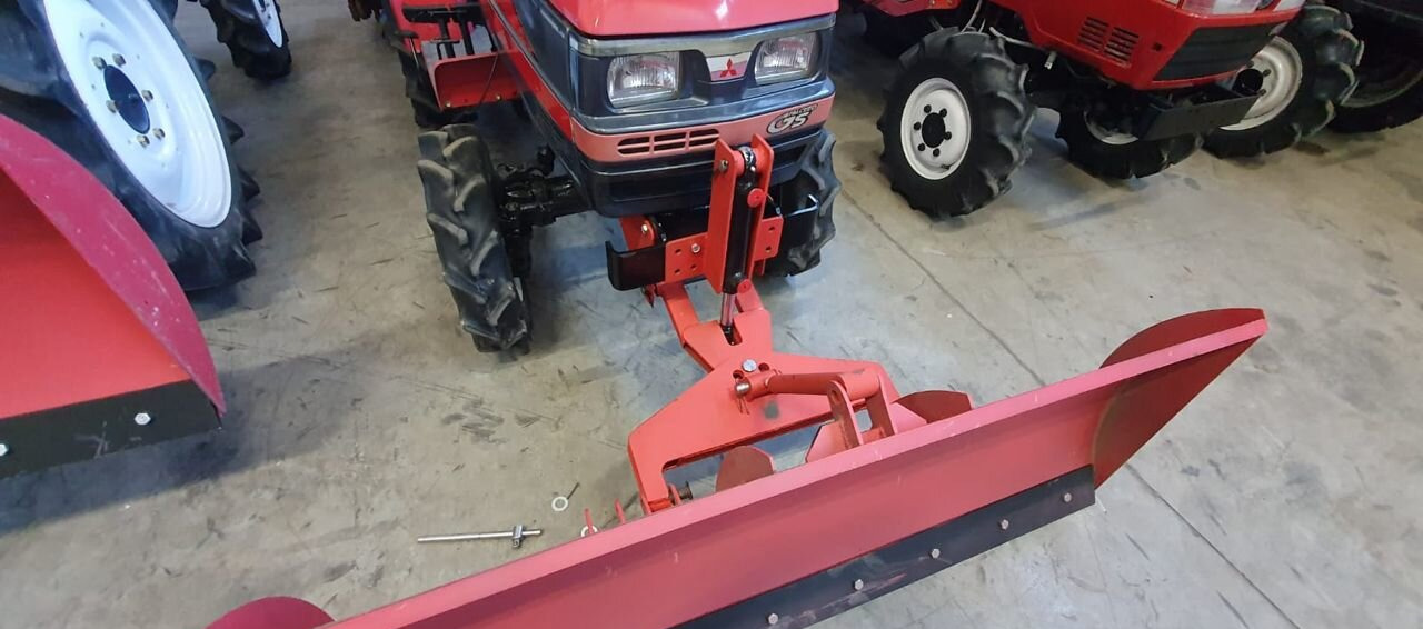 Отвал Отвал на перед трактора от 15л.с крепление отдель: фото 6 Отвал Отвал на перед трактора от 15л.с крепление отдель: фото 6