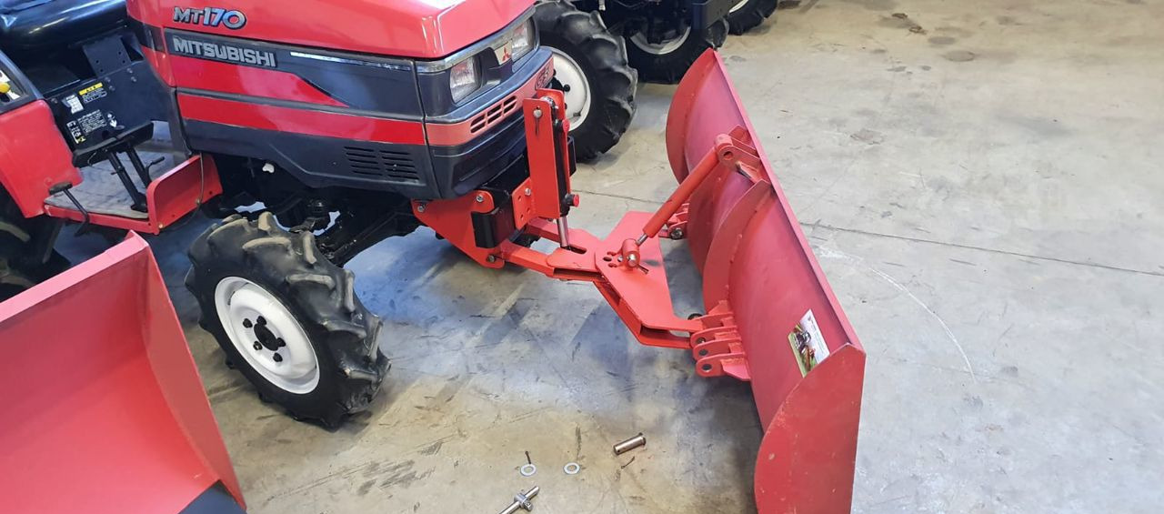 Отвал на перед трактора от 15л.с крепление отдель - Отвал: фото 4 Отвал на перед трактора от 15л.с крепление отдель - Отвал: фото 4