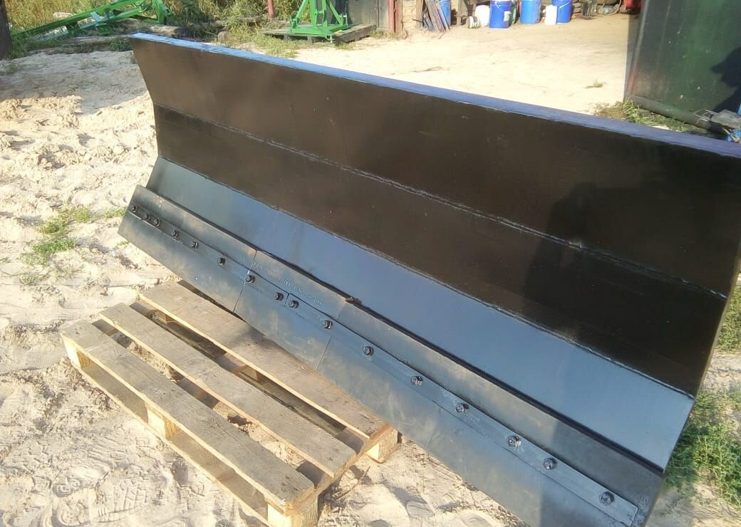 Отвал на пку 2,5м с резиной и ножом (сэндвич) - Отвал: фото 2 Отвал на пку 2,5м с резиной и ножом (сэндвич) - Отвал: фото 2