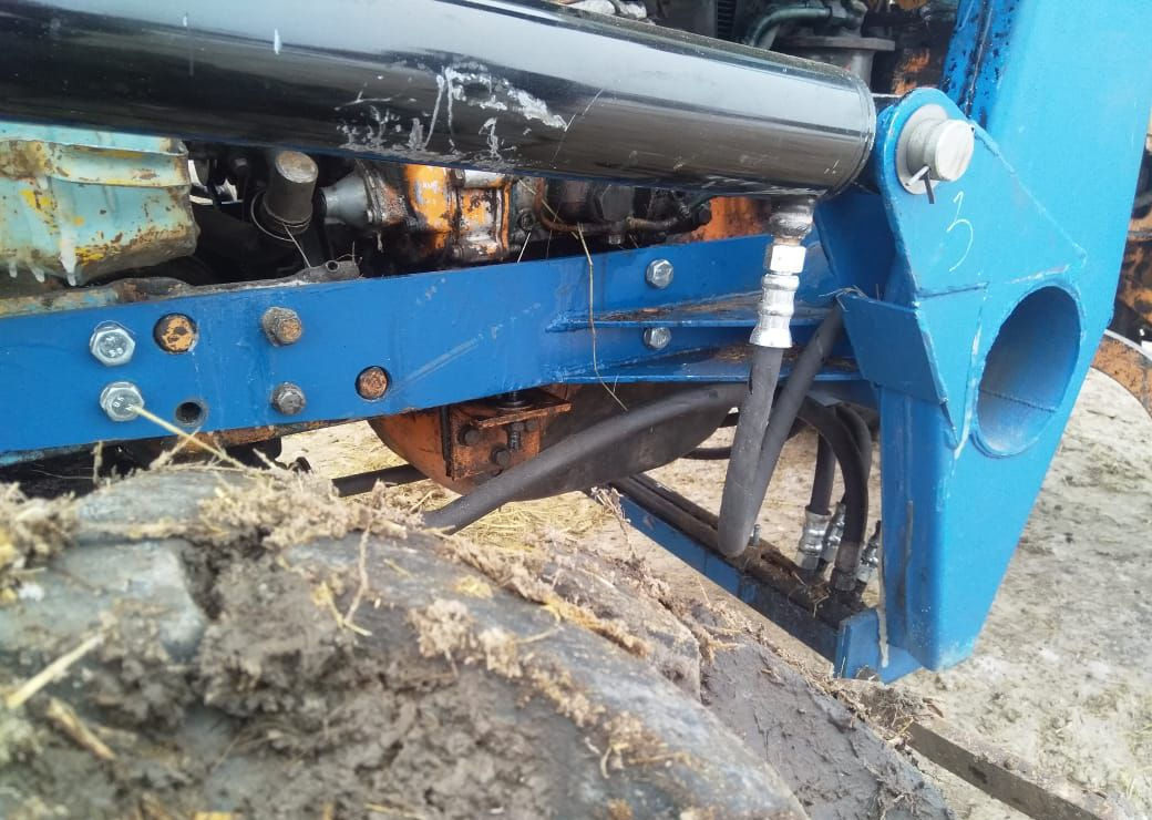 Погрузчик пку-0,8 Т-40 усиленный - Фронтальный погрузчик для трактора: фото 3 Погрузчик пку-0,8 Т-40 усиленный - Фронтальный погрузчик для трактора: фото 3